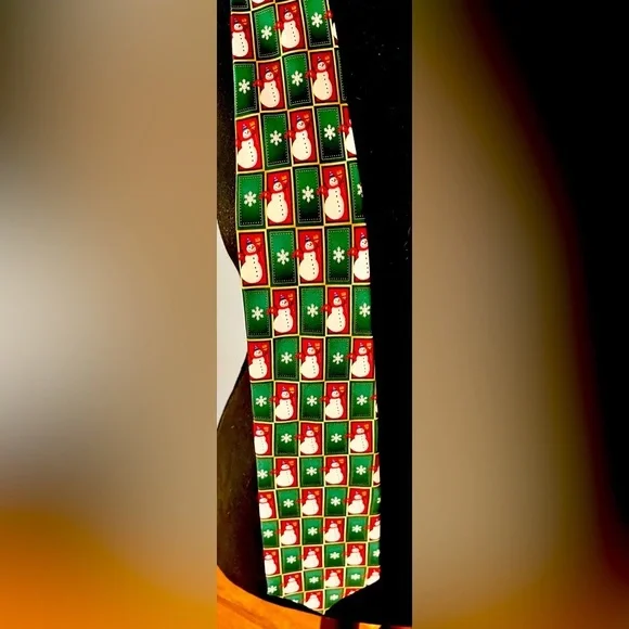 MMG Hallmark Licensing Holiday Traditions Festive Snowman Tie 100% Silk Merry