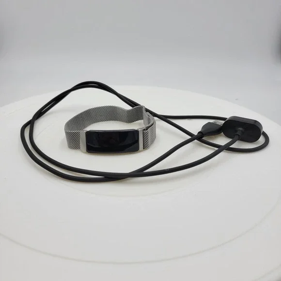 FitBit Fitness Activity Tracker Black Metal Bands Magnetic Lock with Charger