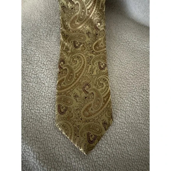 Best of Class Gold Paisley Silk Tie‎ Hand Sewn USA Luxury Necktie Classic Mens
