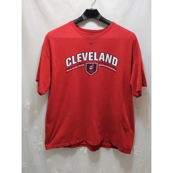Nike Men XL Red Cleveland Indians Top Sporty Vintage Retro Fan Wear MLB Baseball