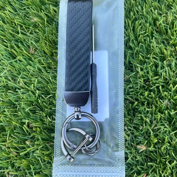 Black Carbon Fiber Wristband with Keyring