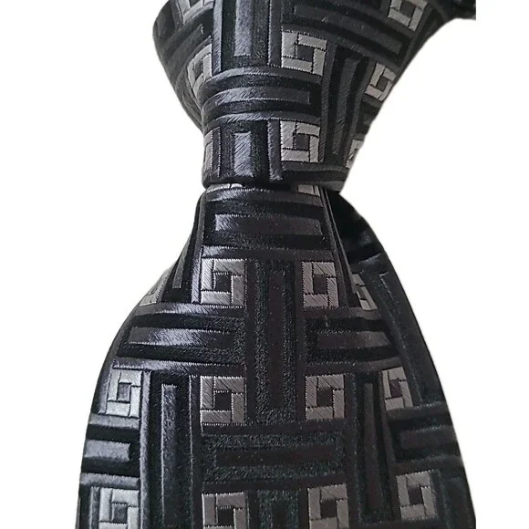 Cremieux Silk Tie Hand Made USA Black Gray Geometric Old Money Executive Career
