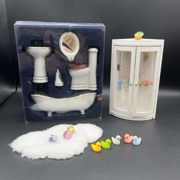 Miniature Dollhouse Bathroom Vanity Set Shower Rug Ducks Toilet Paper 1:12