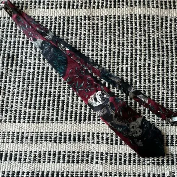 Last kingdom panda vintage tie