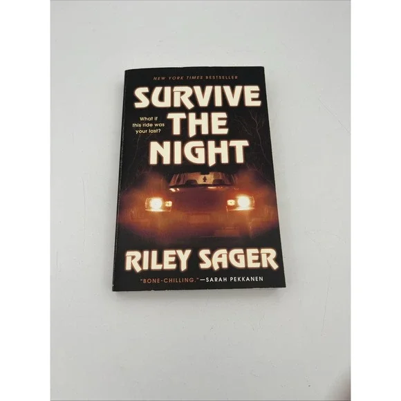 Riley Sager Survive‎ the Night (Paperback)