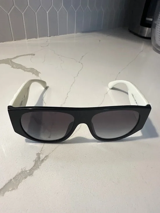 CHANEL Black Front White Temple Sunglasses with Gradient Lenses