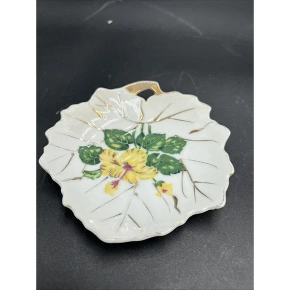Vintage Nasco Painted Leaf Trinket Dish- Made in Japan 4 1/2