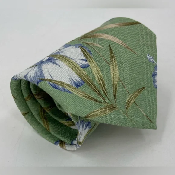 Tommy Bahama Floral‎ Hibiscus & Bamboo Green Men’s Silk Necktie Tie 4.25 x 57”