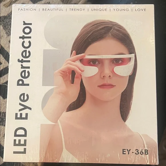 LED Eye Perfector by - White
