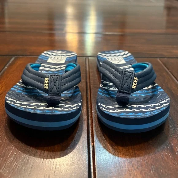 Kids Reef Navy Blue Flip Flops - Size 9/10