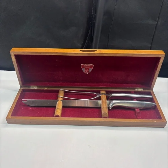 RARE Vintage GERBER LEGENDARY BLADES CARVING SET Solid Walnut Case MADE IN USA