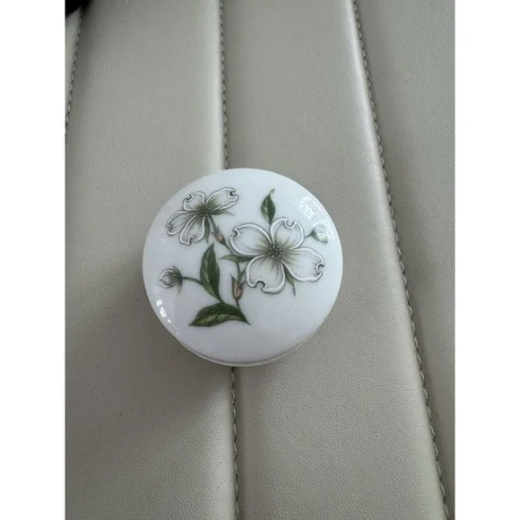 LEFTON CHINA VINTAGE HAND PAINTED PORCELAIN TRINKET BOX