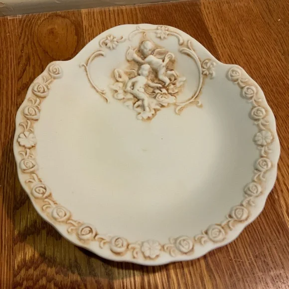 Soap Dish Cherubs Roses With Gold Tone Base Victorian Style