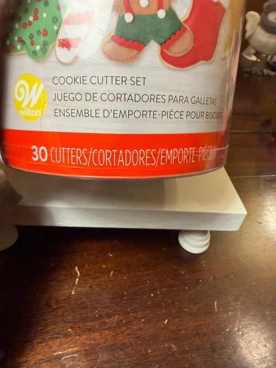 Start Next Season Early: Wilton 30pc Metal Holiday Cutter Set NIB
