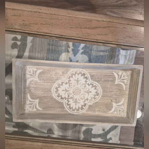 Peri Home resin tray selling for lots more on other sites
