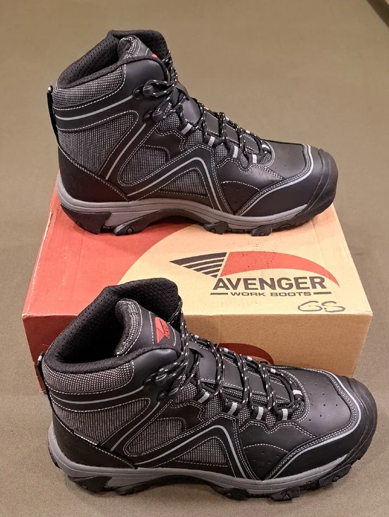 Avenger Boots: Men's 6