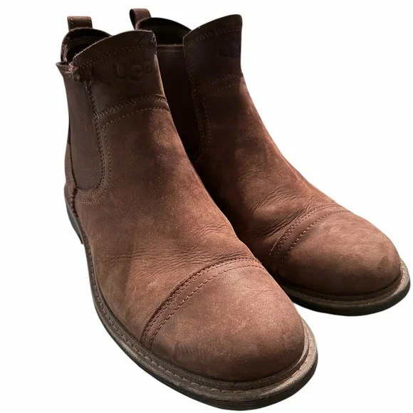 UGG Dalmore Men’s Leather Chelsea Boots – Brown –‎ Size 8.5 Flaw Pictured