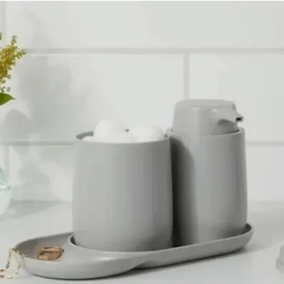 NWT Room Essentials Bath Accessory Set (3 piece)
