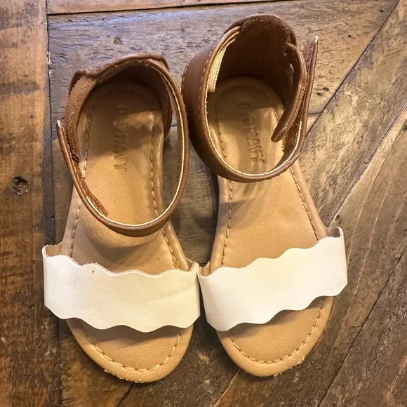 Old Navy Brown and White Kids Sandals