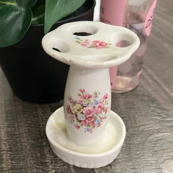 Vtg pink & yellow shabby chic French country floral ceramic toothbrush holder