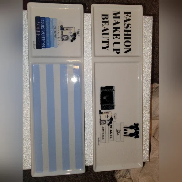 Ceramic jewelry or makeup trays