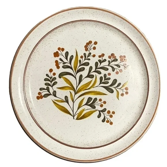 Off-White‎ Plate With Plants