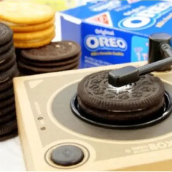 Oreo Cookie Turntable Set