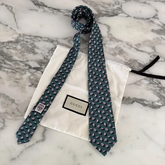 Gucci Necktie Tie 100% Silk Green Umbrella Pattern 3.2 inches New