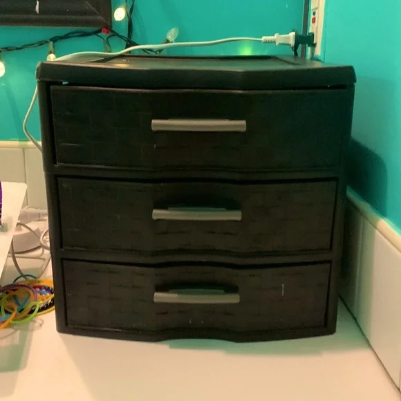 Hi my names Mandy and I am selling a makeup/skincare storage bin