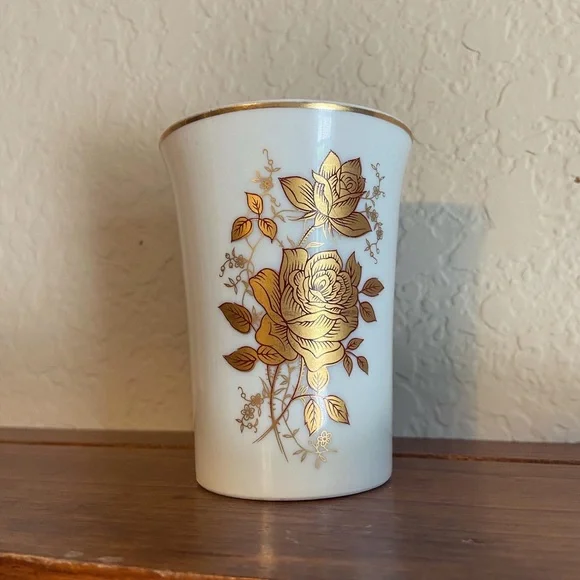 Dainty Hollywood Regency Vanity Cup