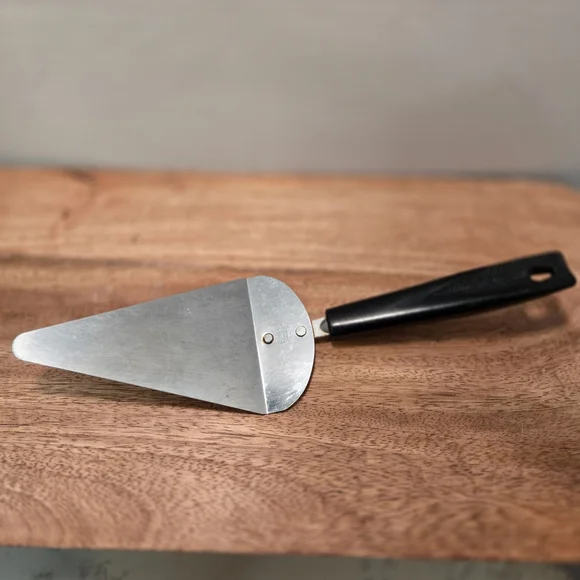 Stainless Steel Cake Server‎ with Black Handle