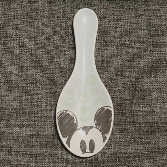 Mickey Mouse sketch style spoon rest.