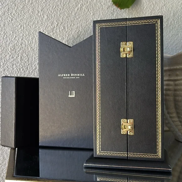 Alfred Dunhill Vintage watch box. In good used condition