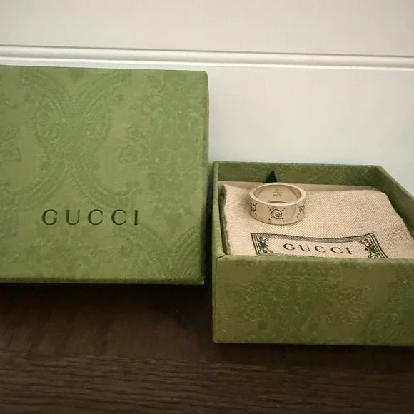 Gucci Ghost Sterling Silver Ghost/Skull Hamlet Wide Ring 10 3/4