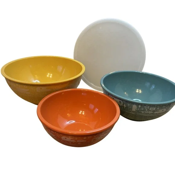 CAMP CASUAL SET OF‎ 3 NESTING BOWLS With One Lid