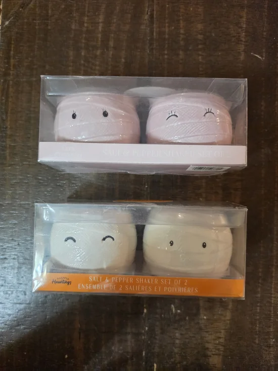 Cute Mummy Ceramic Salt & Pepper Shaker Set.