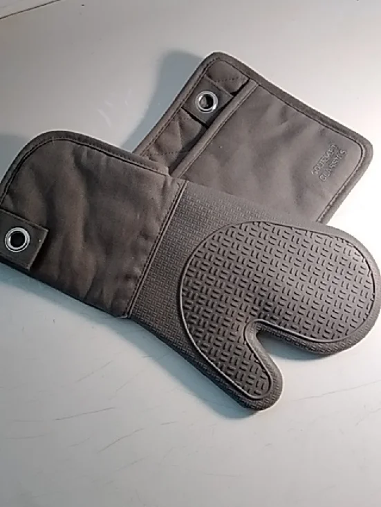 GOURMET CLASSICS Cotton/silicone Oven Mitt Set OS