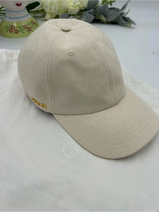 Unisex, Gucci, gold logo baseball cap size large made in Italy