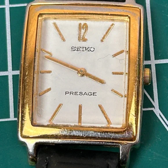 Seiko‎ Presage Rectangular Gold Tone White Dial Men's Dress Watch Coach Band