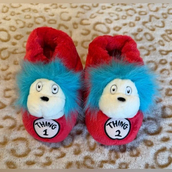 Dr. Seuss Vibrant Red Slippers Universal Studios Size: Youth (Small)