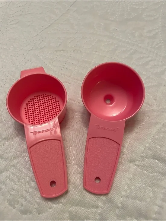 New Set of 2 Tupperware PINK Mini Tea Strainers & Funnel