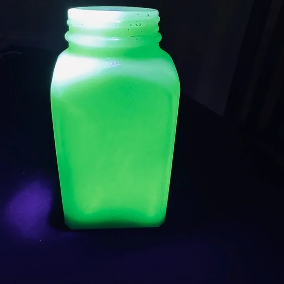 Jadeite Green Glass Salt Container vintage UV reactive