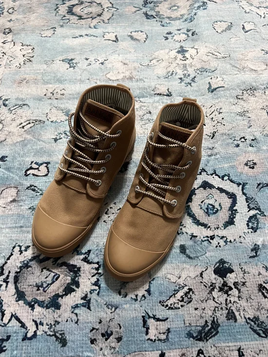 Bangs Unisex Chukka Boots in Tan with Lace-Up Design
