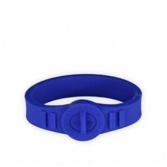 Marc by Marc Jacobs Navy Rubber Turn-lock Bracelet with Dustbag NWOT