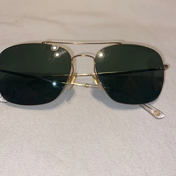 Gucci sunglasses 🕶️