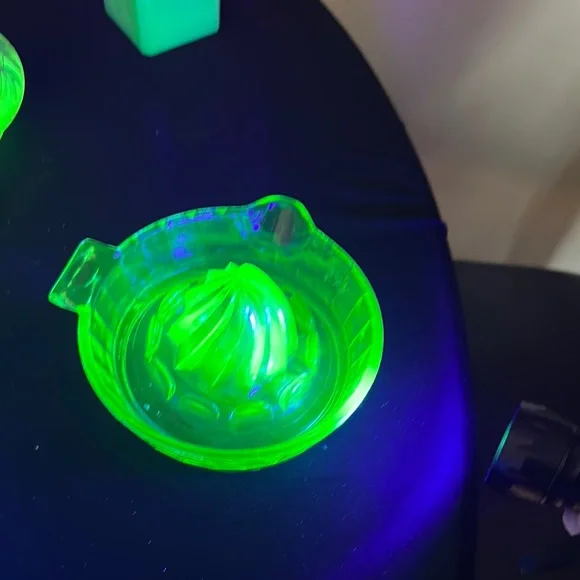 Uranium Green Glass Citrus Juicer. Vintage uv reactive