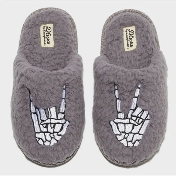 dluxe by dearfoams Kids' Skeleton Peace Sign Slide Slippers - Gray 11-12
