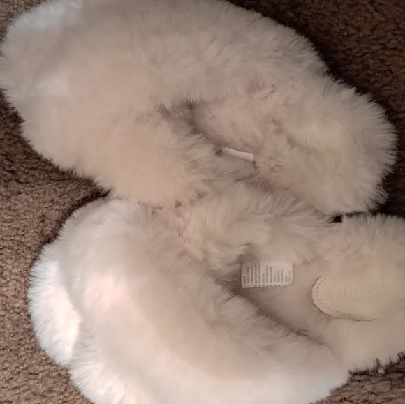 Cat & Jack Girl's slippers NWT
