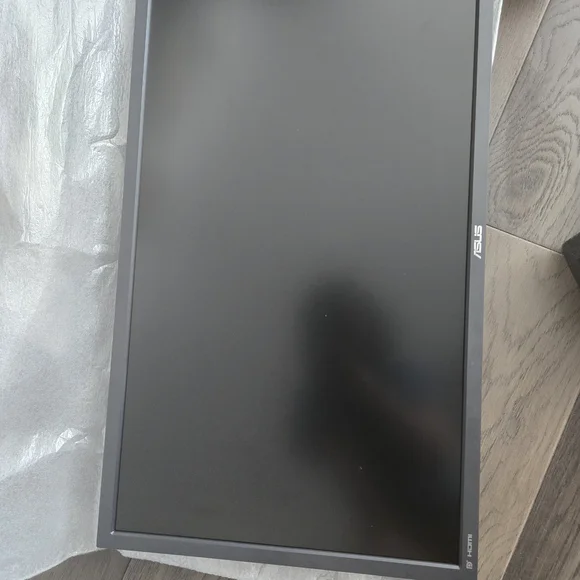 ASUS Sleek Black Display