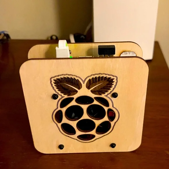 Raspberry Pi 4 cover case whatever you wanna call it.